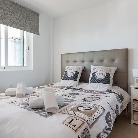 Room In Apartment - 1St Line Top Floor Apartment Carrer del Mar Exterior foto