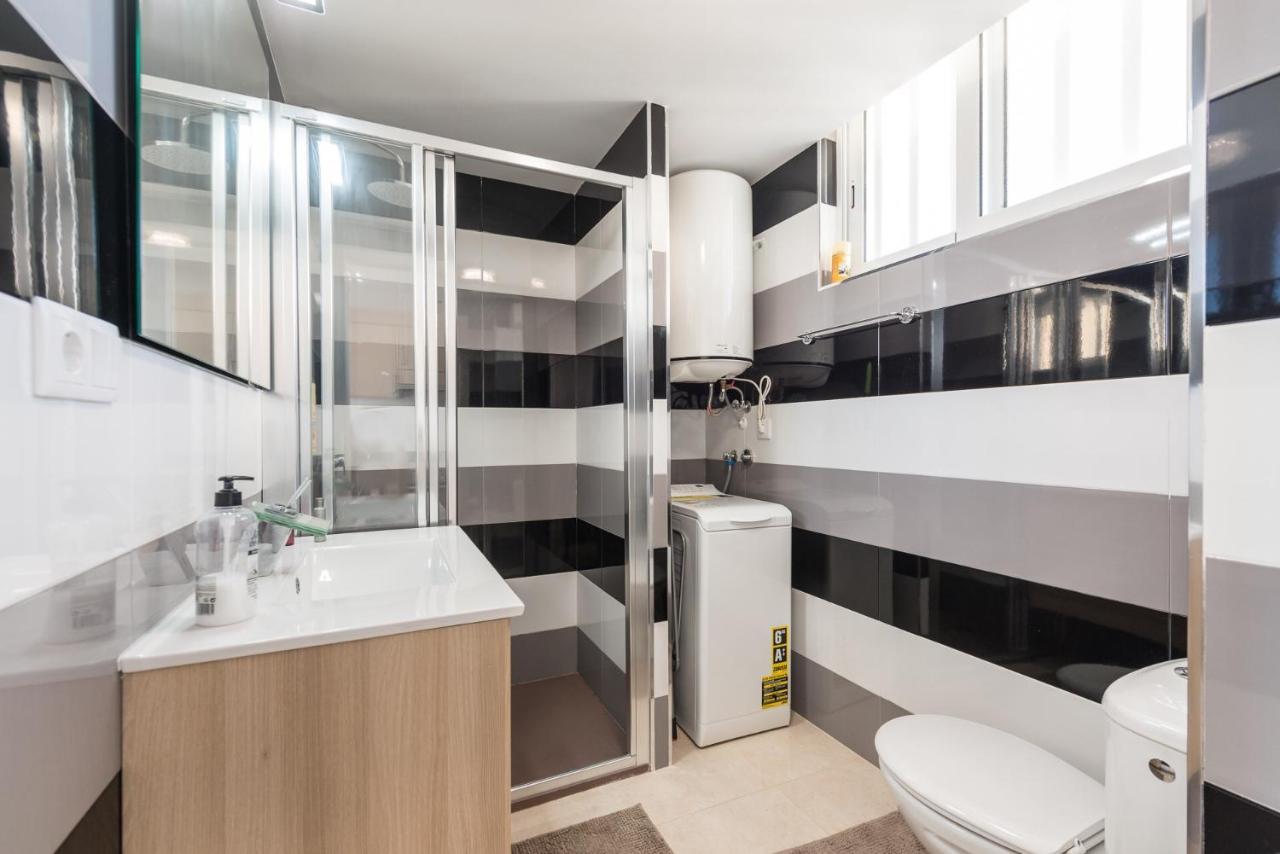 Room In Apartment - 1St Line Top Floor Apartment Carrer del Mar Exterior foto
