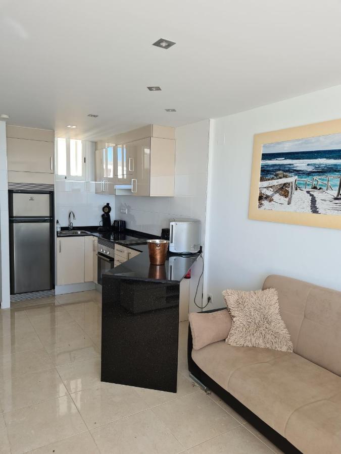 Room In Apartment - 1St Line Top Floor Apartment Carrer del Mar Exterior foto